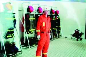 吴奇龙在部队留影 吴奇龙在部队留影