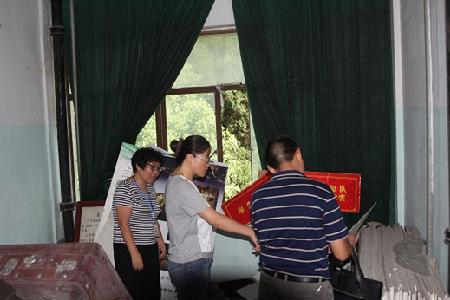 20170819王励副局长与祝雪平副局长再次检查档案馆搬迁情况 (13)